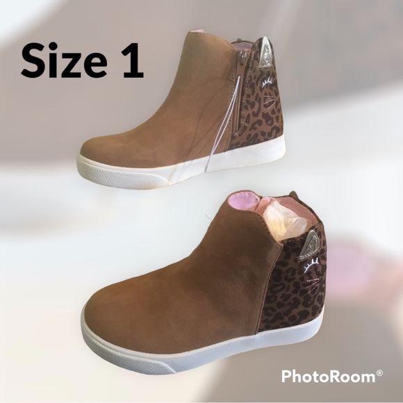 Adorable New Zip Up Boots - Picture 1 of 3